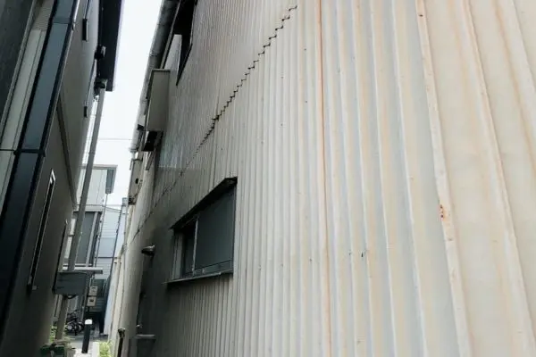 下地調整の重要なポイント3 釘頭と下地強度の確認 トタン 栃木県宇都宮市の外壁塗装 屋根塗装専門店 株 ホーム ビューティー