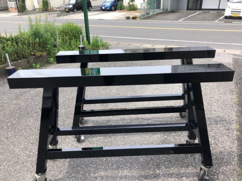 栃木県河内郡上三川町　御神輿の担ぎ棒とやすみ台を塗装しました