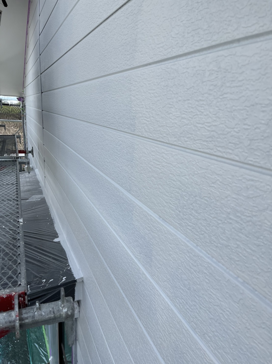 栃木県宇都宮市　外壁塗装工事　サイディングの下塗りを行いました！