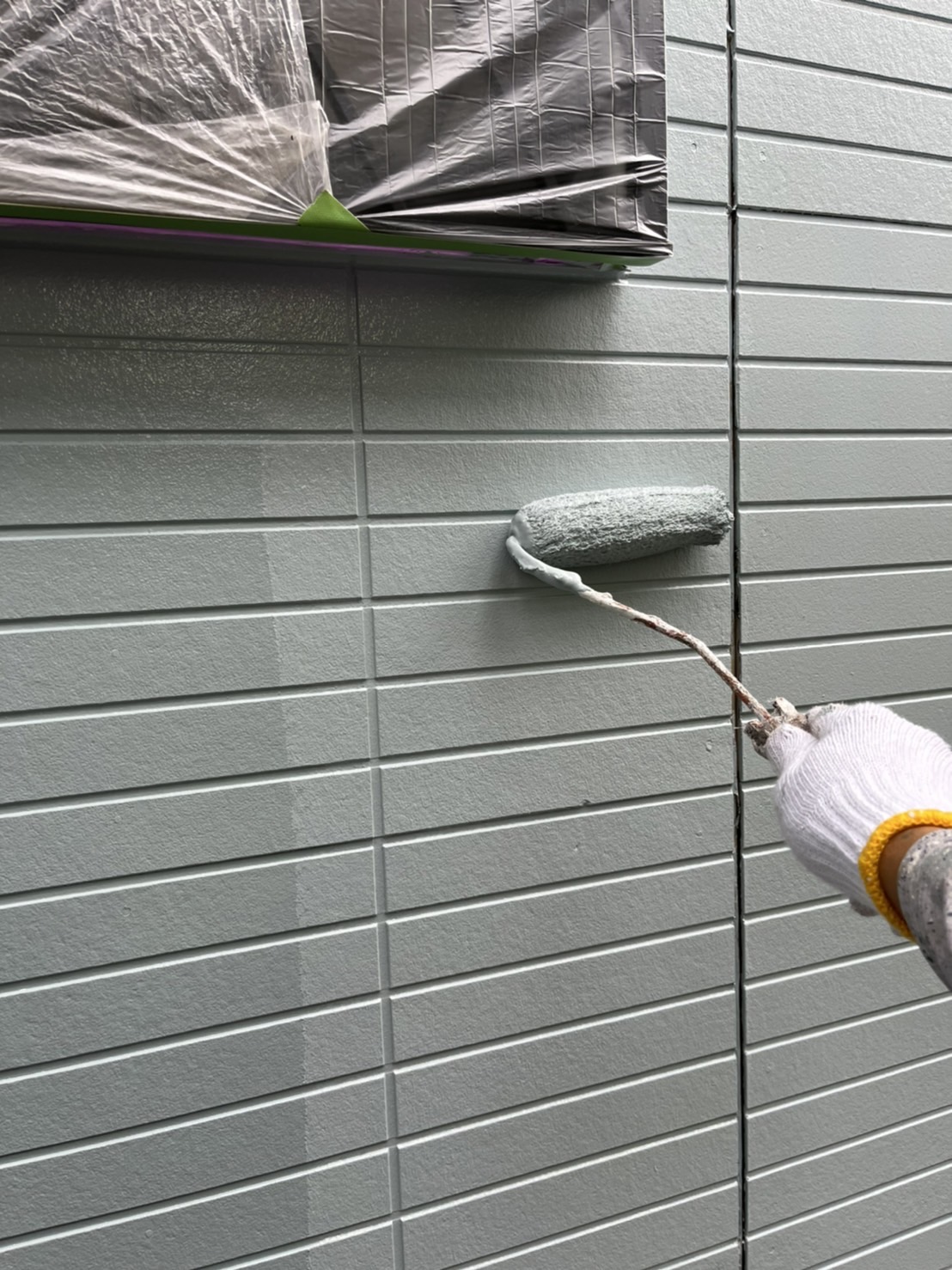 栃木県宇都宮市　屋根・外壁塗装工事　外壁の中塗りと上塗り　下塗りとの違いは？