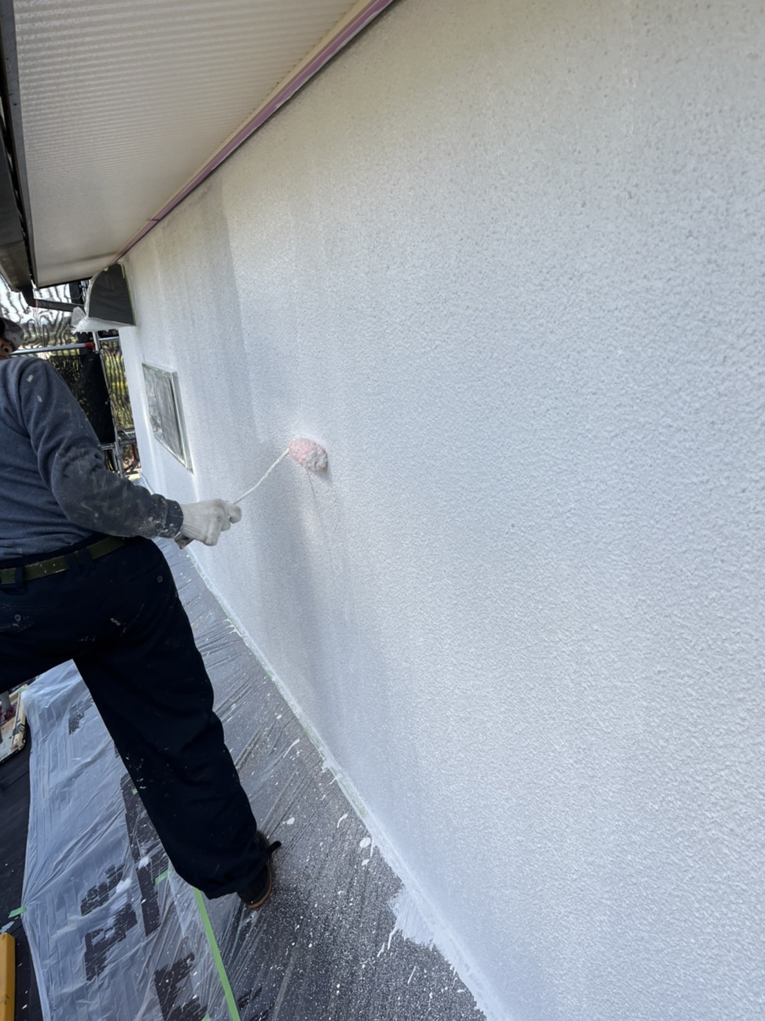栃木県宇都宮市　屋根・外壁塗装工事　外壁の下塗りを行いました！