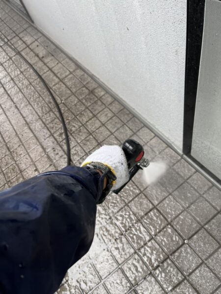 栃木県真岡市　屋根・外壁塗装工事　土間コンクリートと土間タイルの洗浄
