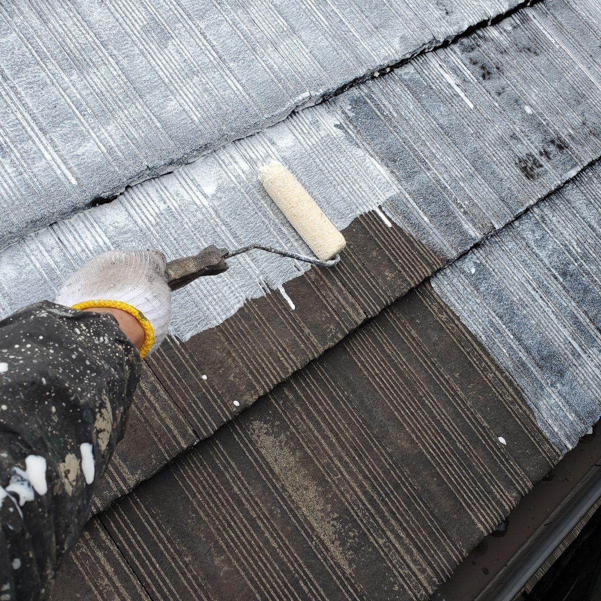 栃木県宇都宮市　屋根塗装工事　屋根塗装は下塗りが重要！