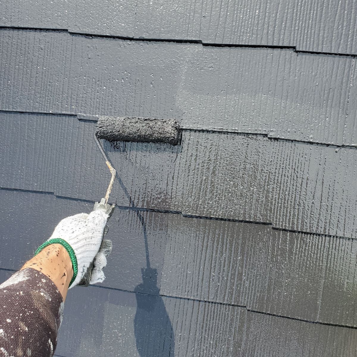 栃木県佐野市　屋根塗装工事　屋根は専用の塗料をお使いください！
