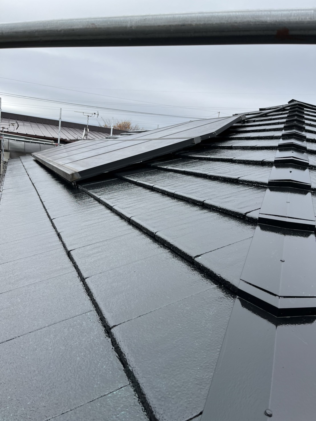 栃木県宇都宮市　屋根塗装工事　屋根は下地処理と下塗りがポイント！