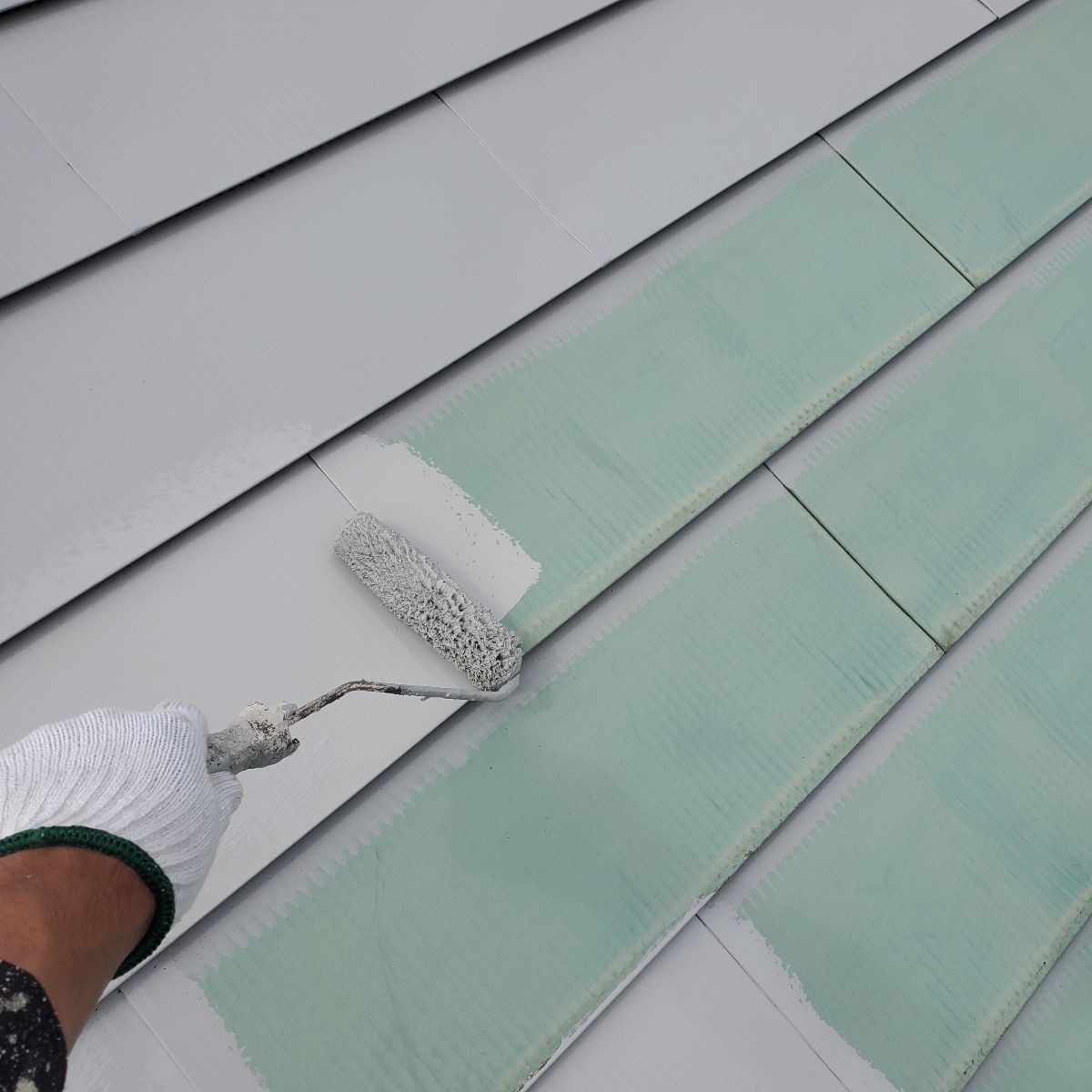 栃木県栃木市　屋根塗装工事　屋根の下塗り