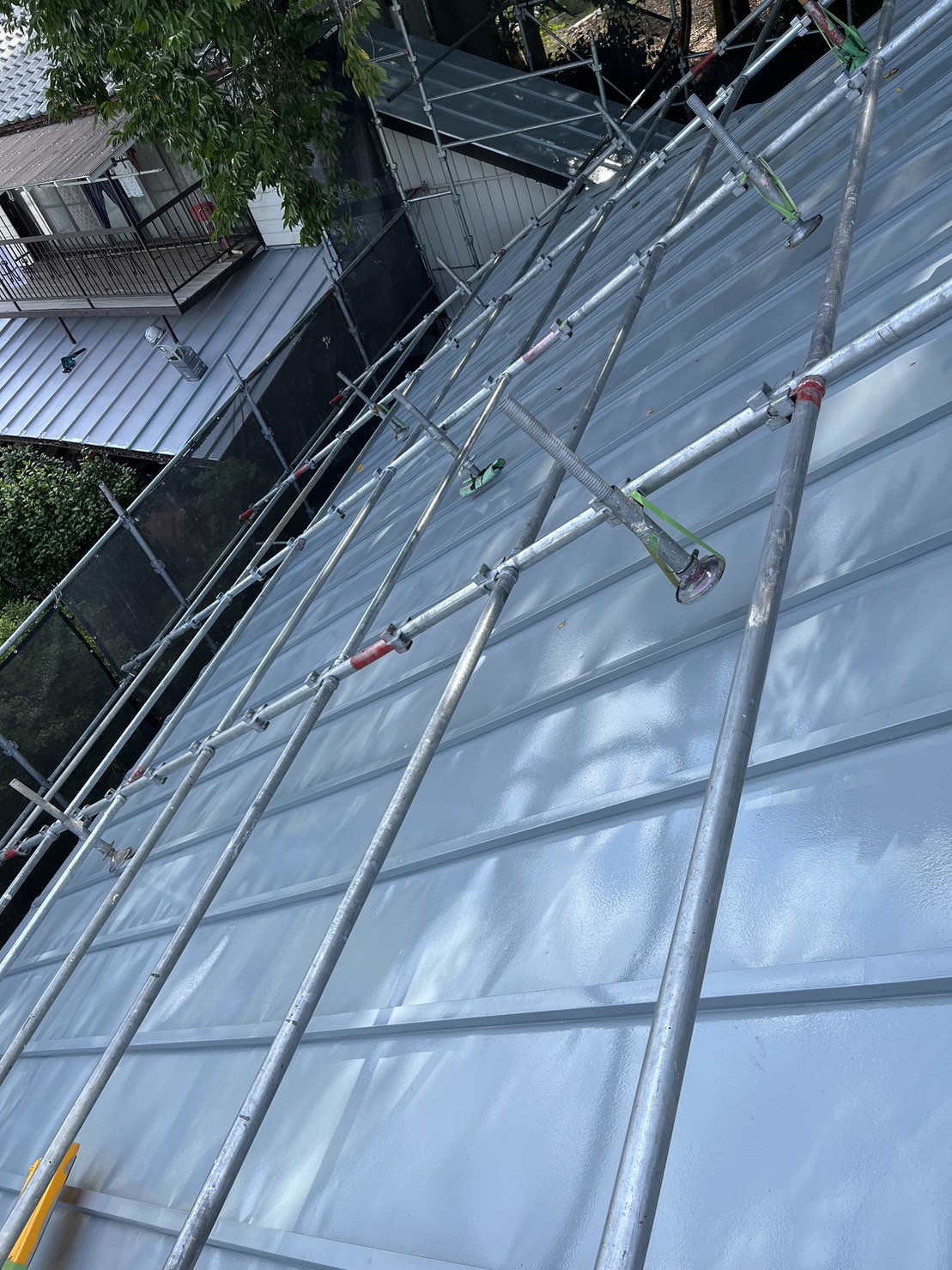 栃木県真岡市　屋根塗装工事　金属屋根は錆びる前に塗装することが大事！