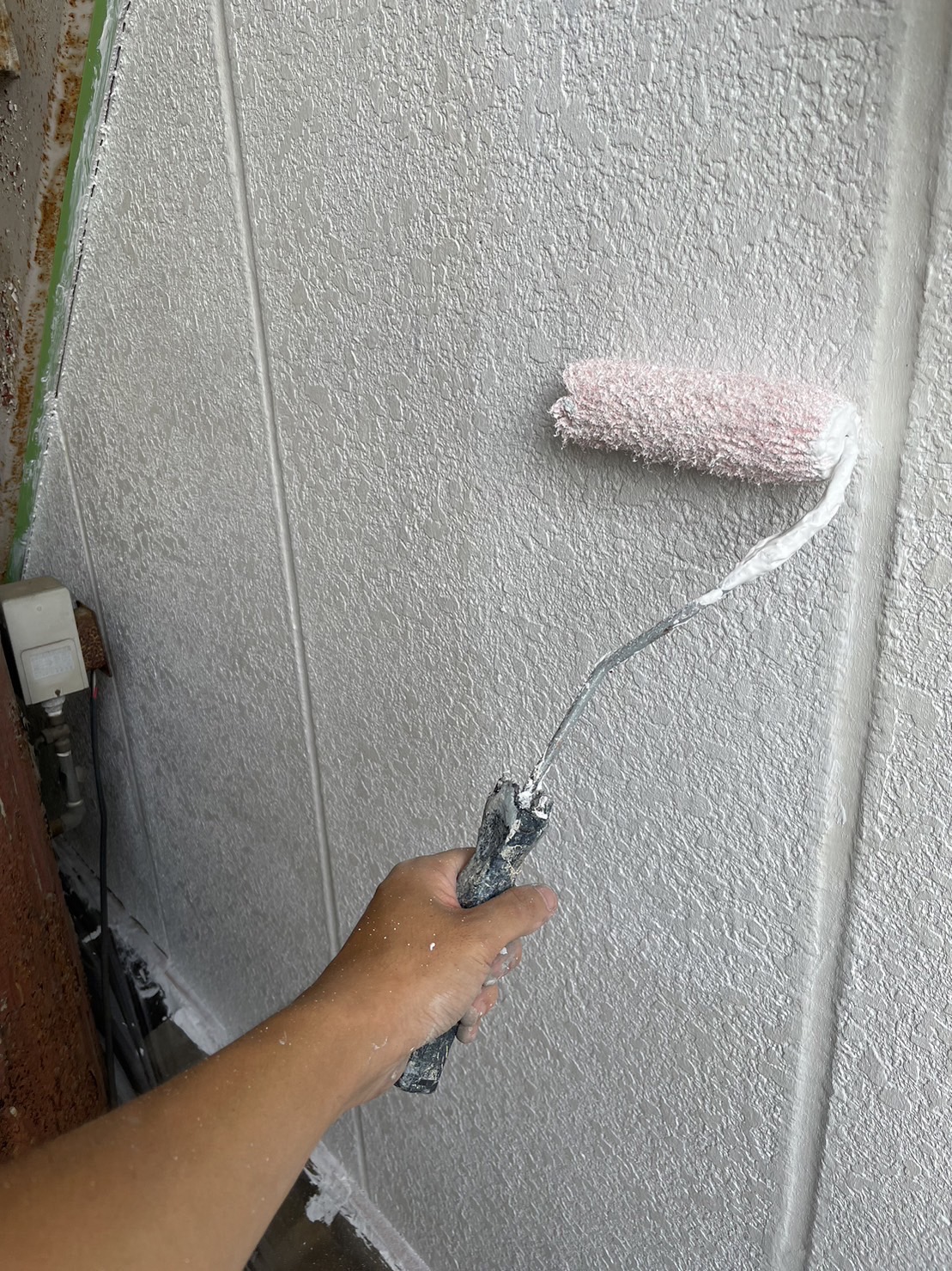 栃木県下野市　マンション外壁塗装・付帯部塗装工事　外壁の下塗りを行いました！