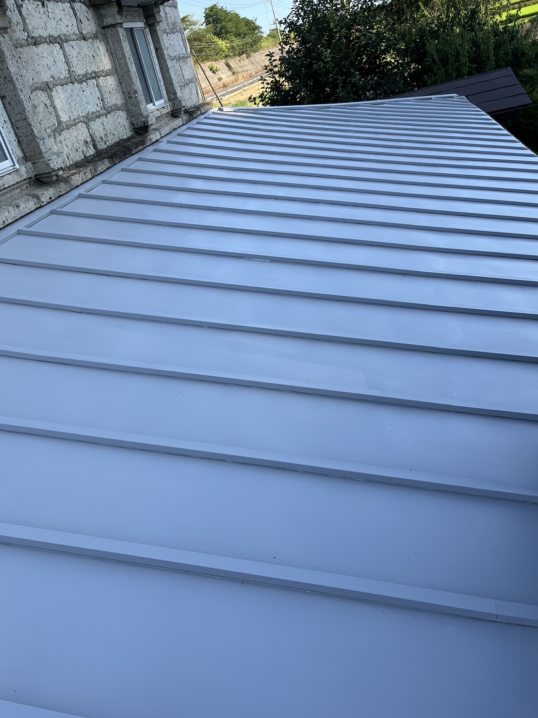 栃木県真岡市　屋根塗装工事　金属屋根の塗装工程について