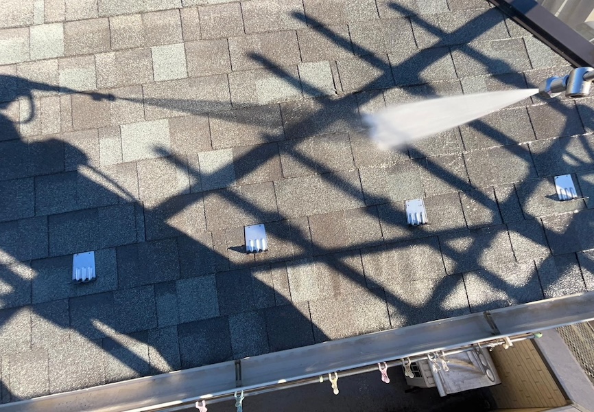栃木県宇都宮市　屋根塗装・外壁塗装工事　下地処理　屋根の高圧洗浄