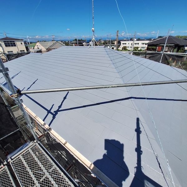 栃木県河内郡上三川町｜屋根は吸い込みが激しいため2回下塗りしました