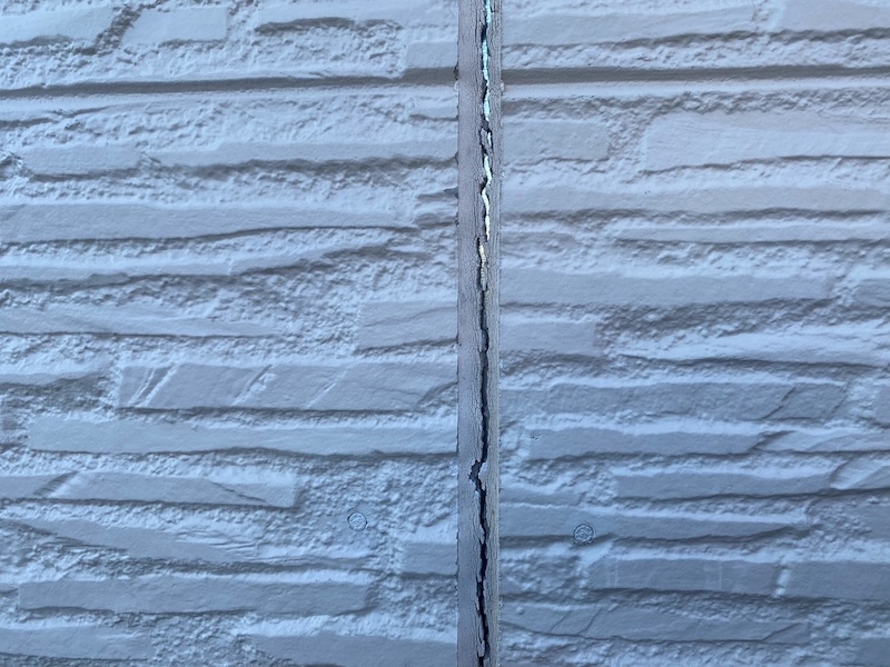 栃木県河内郡上三川町|Y様から外壁塗装工事のご依頼!シーリングの劣化が目立ちました