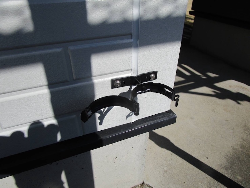 雨樋の集水枡とデンデン(控え金具)を交換しました!|栃木県真岡市