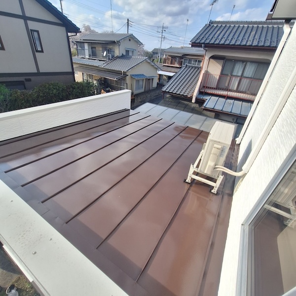色褪せた金属屋根を塗装しました!|栃木県河内郡上三川町