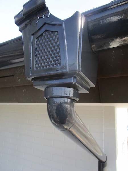 雨樋の集水枡とデンデン(控え金具)を交換しました!|栃木県真岡市