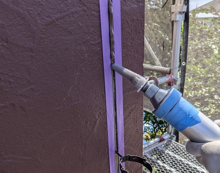 コーキングはいつ打ち替えればいい?メンテナンス時期をご紹介します!