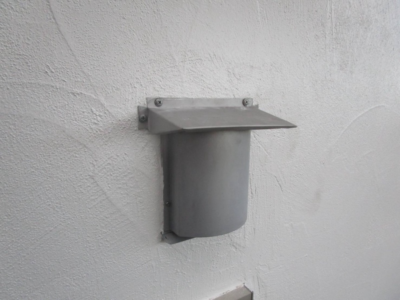 換気口天端に小さな庇を製作して設置しました｜栃木県真岡市