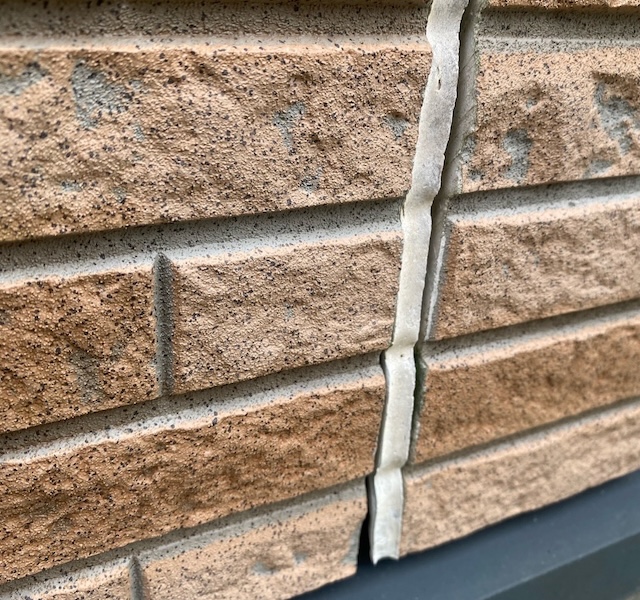 コーキングはいつ打ち替えればいい?メンテナンス時期をご紹介します!