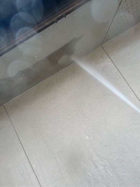 栃木県河内郡上三川町|劣化の激しい屋根はカバー工事を実施!施工前と高圧洗浄作業