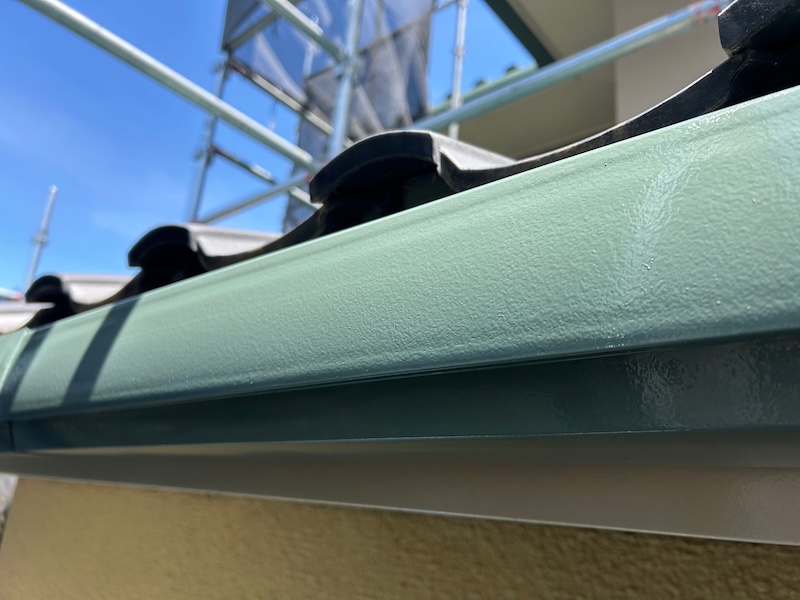 陶器瓦でも屋根板金は定期的な塗装が必要です!|栃木県芳賀郡益子町