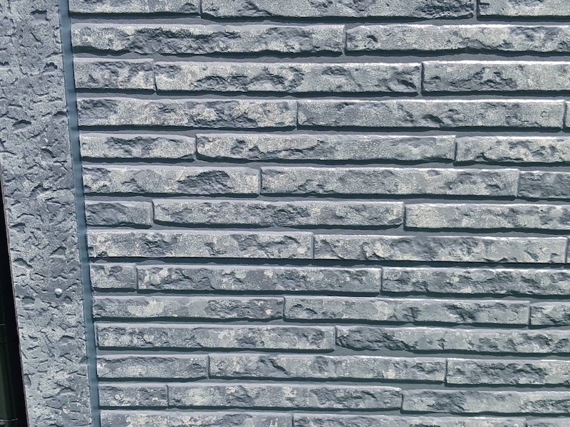 マルチカラー工法とは?単色塗りとマルチカラー工法の違いを実例でご紹介!