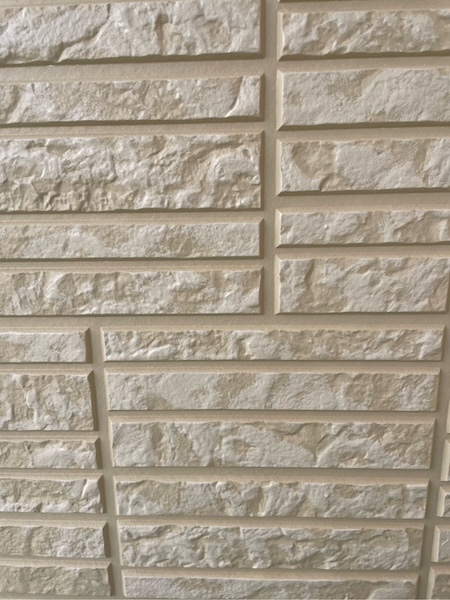 マルチカラー工法とは?単色塗りとマルチカラー工法の違いを実例でご紹介!