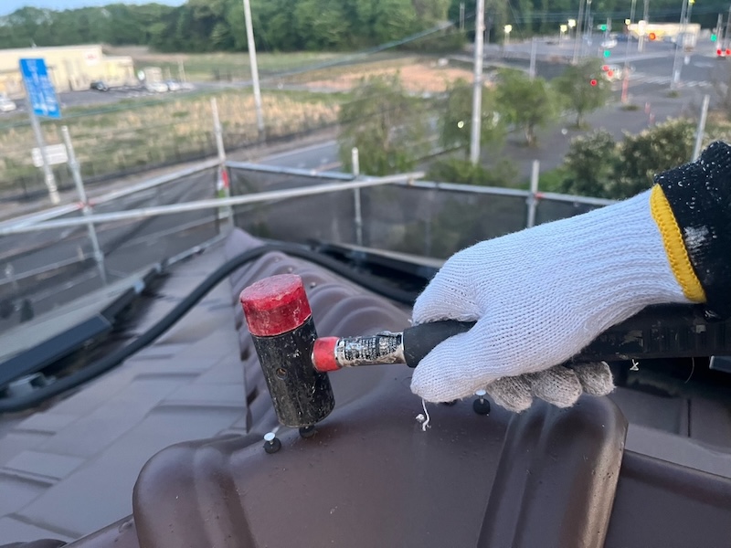 屋根 陶器瓦の釘補強と外壁目地のシーリング打ち替えを実施しました|栃木県芳賀郡芳賀町